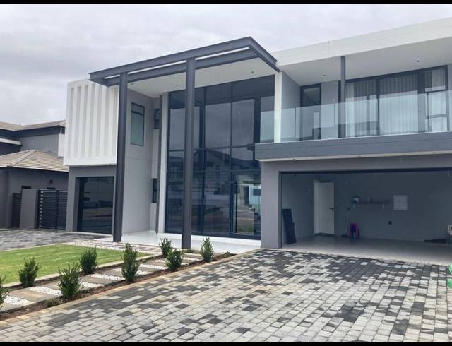 6 BEDROOM HOUSE FOR SALE IN SIX FOUNTAINS RESIDENTIAL ESTATE